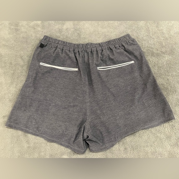 Lululemon Go City Pleated Shorts - Picture 4 of 4